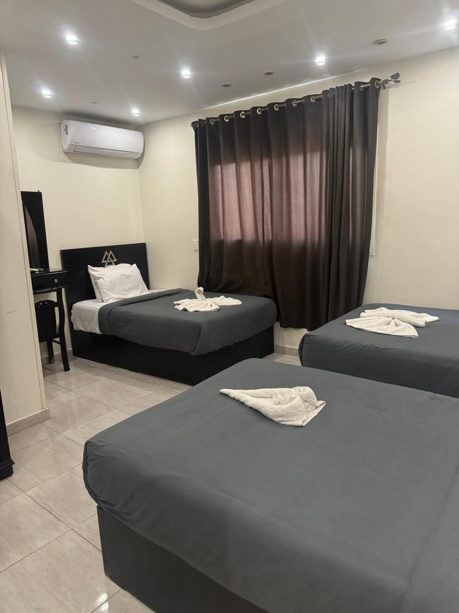 Pyramids And Sphinx Hotel Kafrat al Jabal Екстер'єр фото