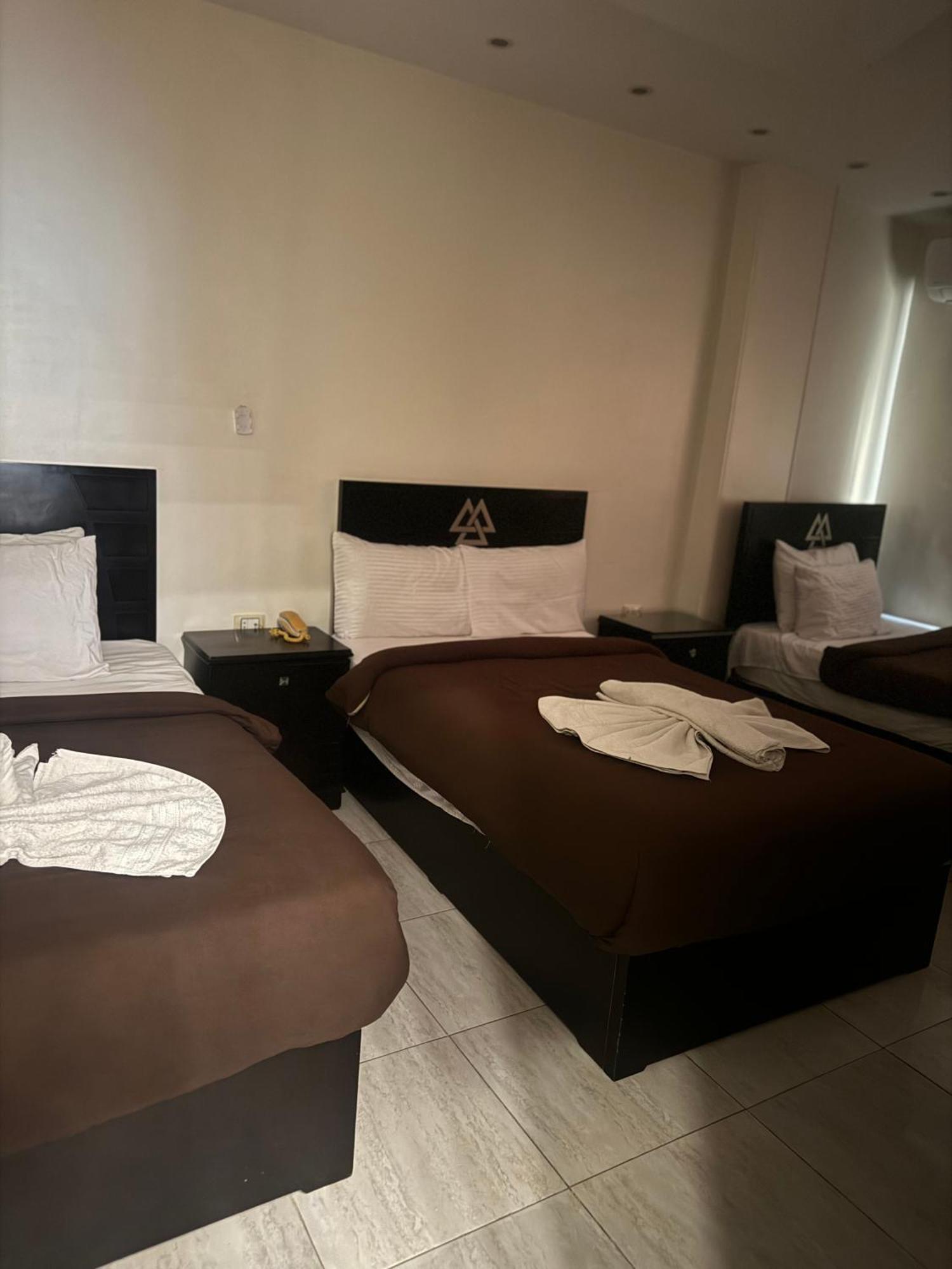Pyramids And Sphinx Hotel Kafrat al Jabal Екстер'єр фото