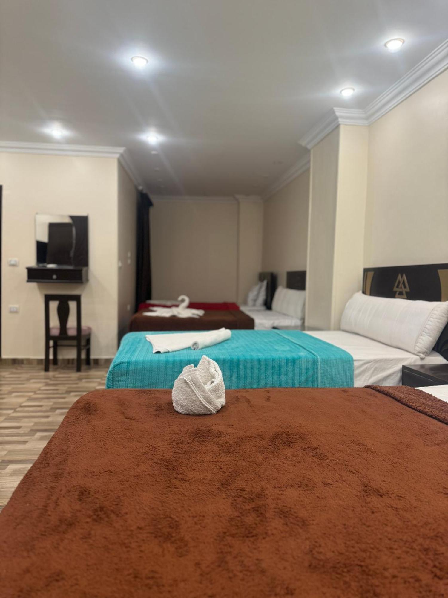 Pyramids And Sphinx Hotel Kafrat al Jabal Екстер'єр фото