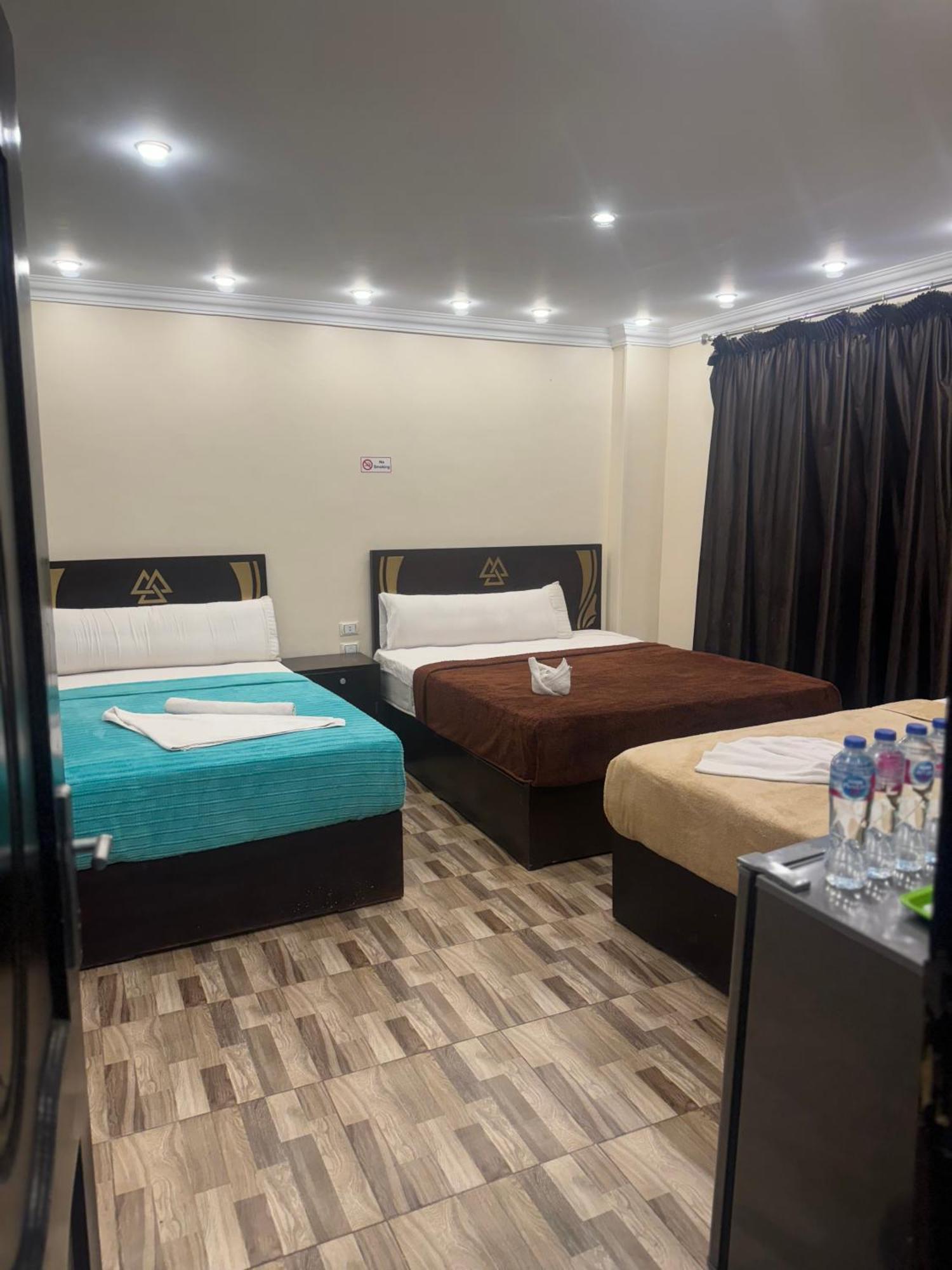 Pyramids And Sphinx Hotel Kafrat al Jabal Екстер'єр фото