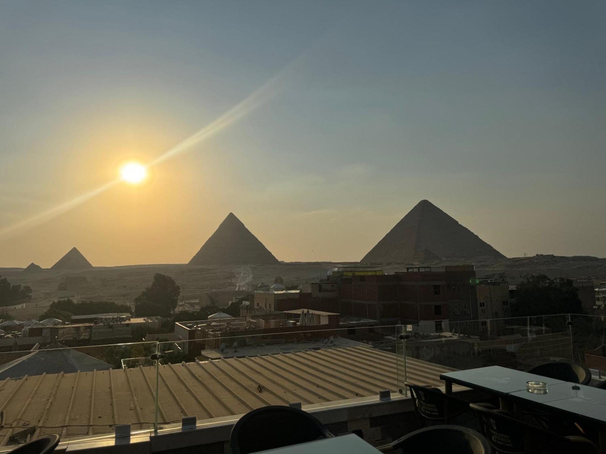 Pyramids And Sphinx Hotel Kafrat al Jabal Екстер'єр фото
