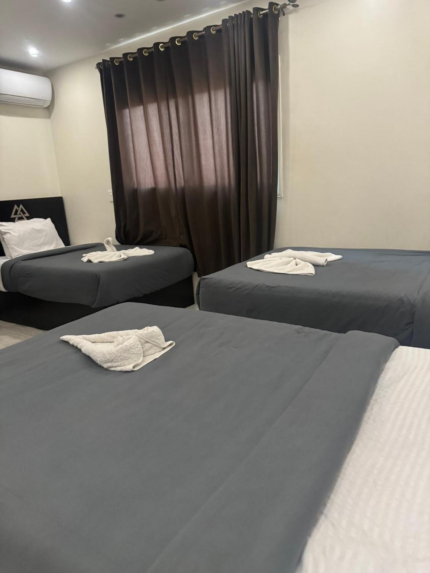 Pyramids And Sphinx Hotel Kafrat al Jabal Екстер'єр фото